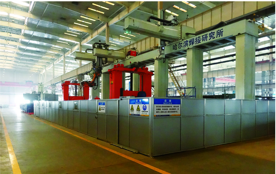 大型履帶起重機厚壁復雜結(jié)構(gòu)件機器人激光焊接設備.jpg